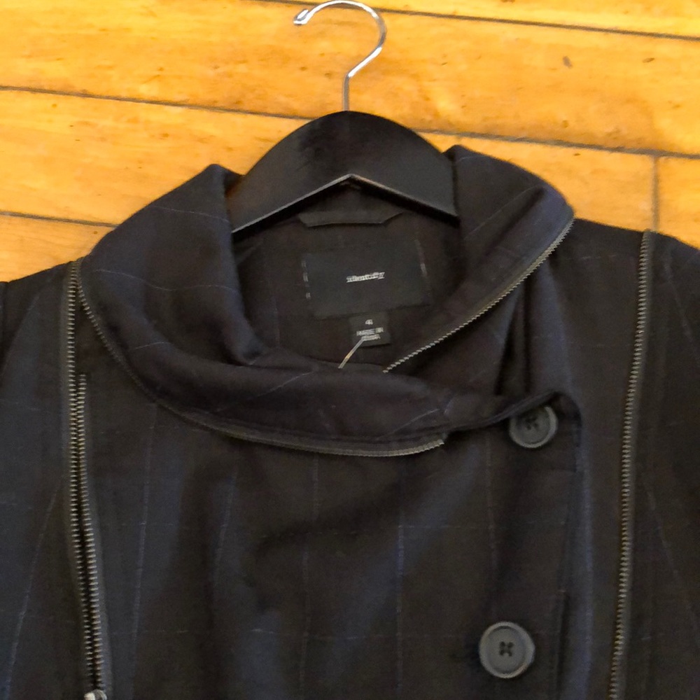 Identify jacket - Picture 3 of 5